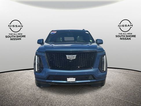Used 2025 Cadillac Escalade Sport Platinum w/ LPO, ONYX Package AWD/4WD image 2