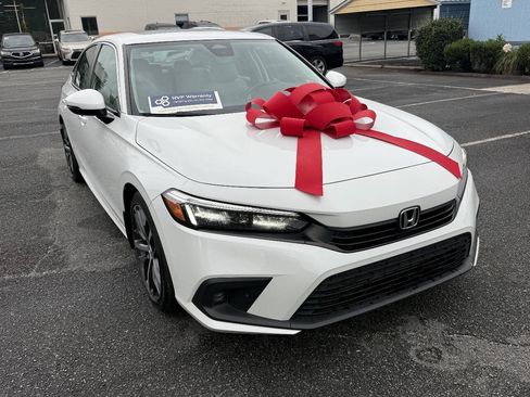 Used 2023 Honda Civic Touring image 7