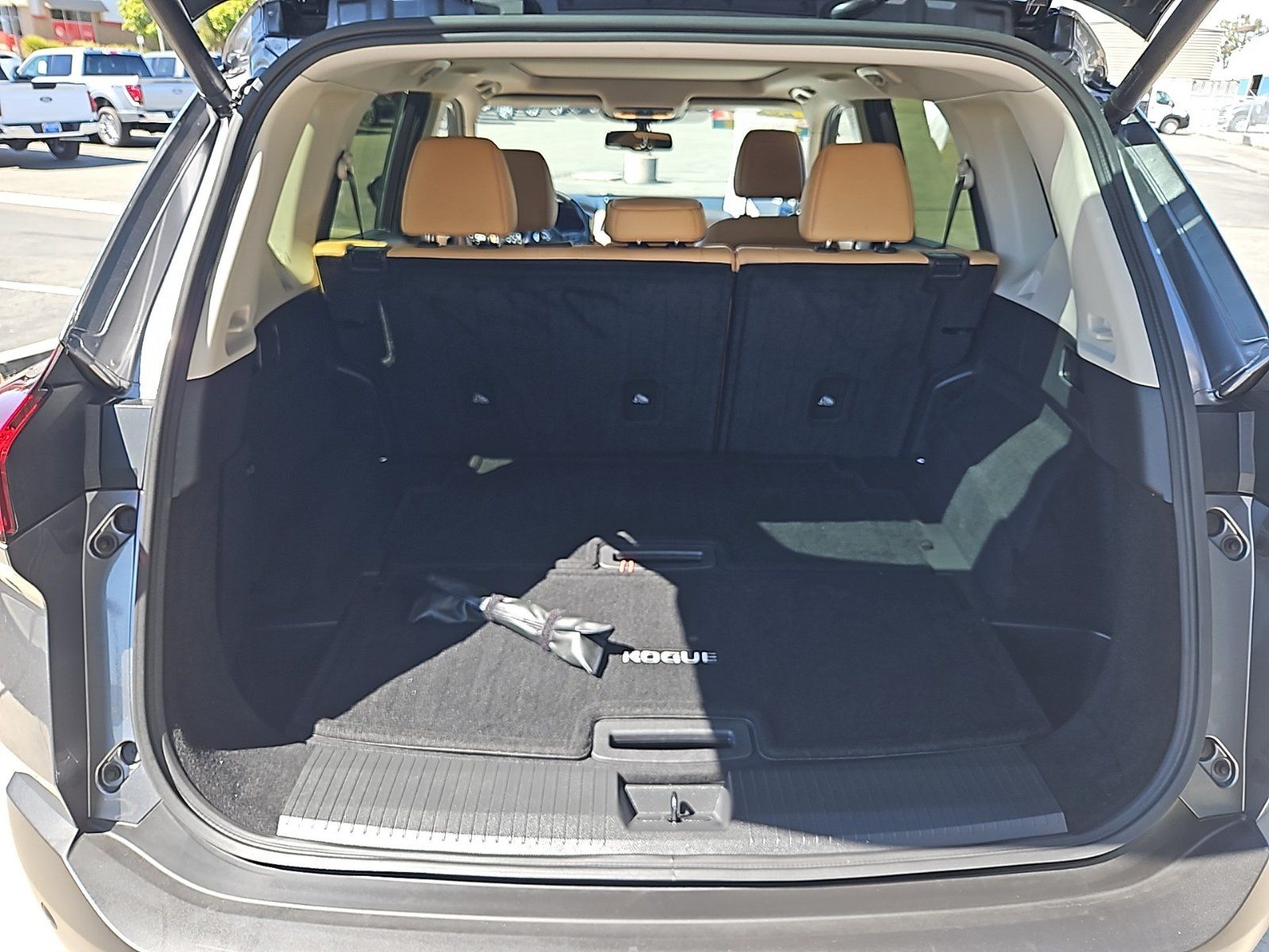 Used 2023 Nissan Rogue Platinum w/ Platinum Premium Package FWD image 18