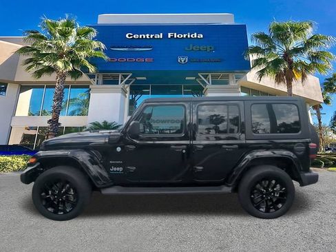 Used 2023 Jeep Wrangler Unlimited Sahara AWD/4WD image 8