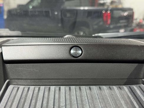 Used 2018 Ford F150 Lariat w/ Equipment Group 502A Luxury AWD/4WD image 11