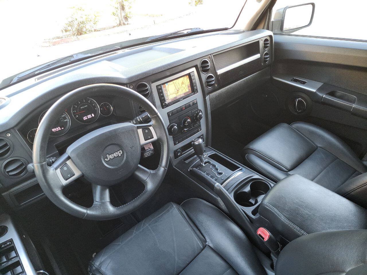 Used 2010 Jeep Commander Sport w/ Sun/Sound Group RWD image 28