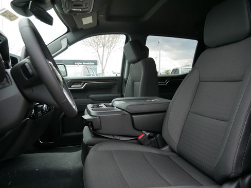 New 2026 GMC Sierra 1500 SLE w/ Preferred Package AWD/4WD image 4