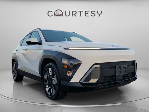 Used 2024 Hyundai Kona SEL image 4