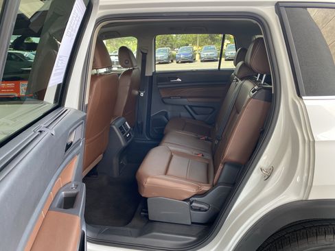 Certified 2023 Volkswagen Atlas SE w/ Panoramic Sunroof Package FWD image 38