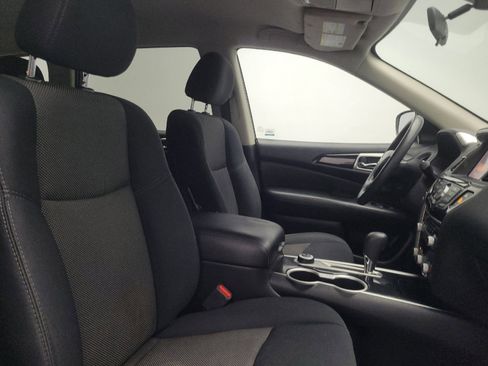 Used 2019 Nissan Pathfinder S image 21