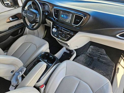 Used 2021 Chrysler Voyager Lxi FWD image 25