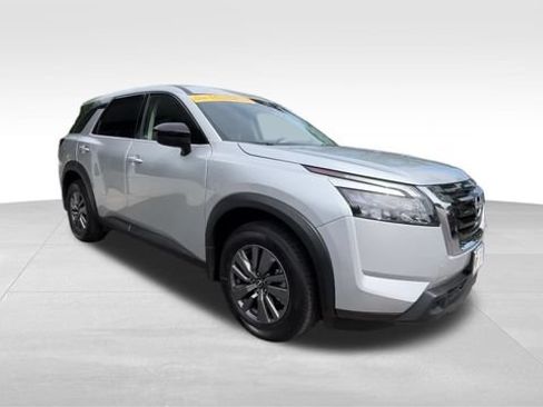 Used 2025 Nissan Pathfinder S AWD/4WD image 9
