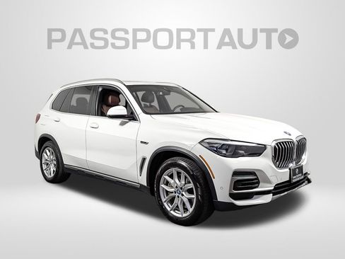 Certified 2022 BMW X5 xDrive45e w/ Parking Assistance Package image 9