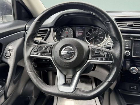 Used 2018 Nissan Rogue SV AWD/4WD image 34