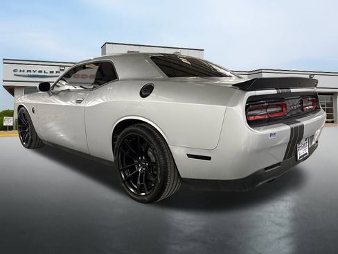 Used 2023 Dodge Challenger SRT Hellcat w/ Driver Convenience Group image 3
