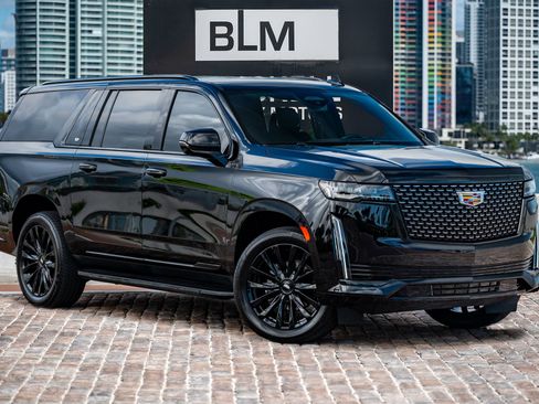 Used 2023 Cadillac Escalade ESV Luxury image 1