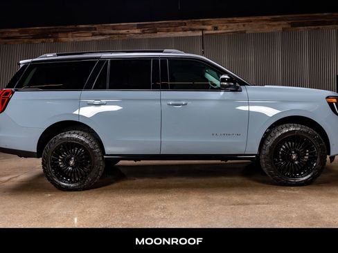 Used 2025 Ford Expedition Platinum w/ Platinum Ultimate Package image 11