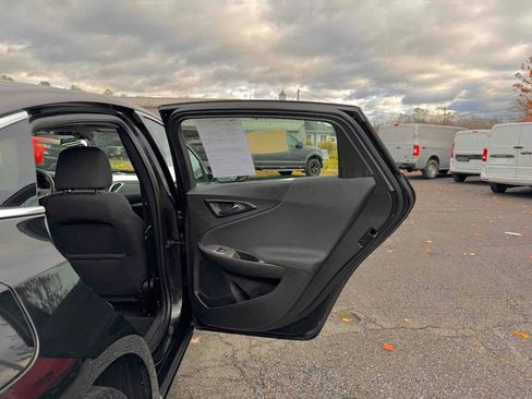 Used 2018 Chevrolet Malibu LS image 18