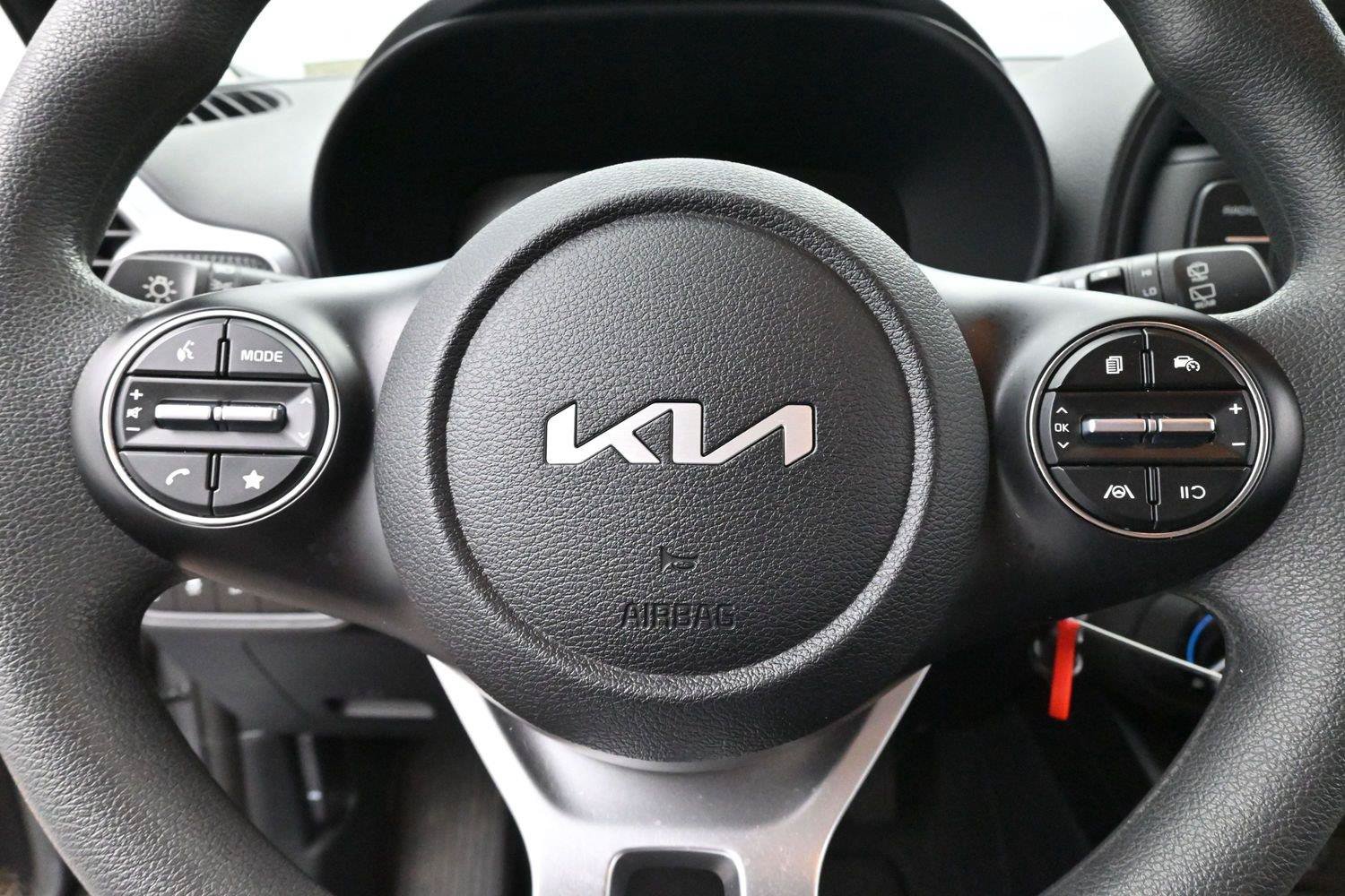 Used 2025 Kia Soul LX FWD image 15