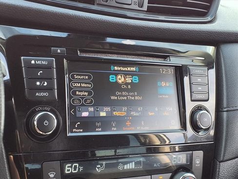 Used 2020 Nissan Rogue SV image 8