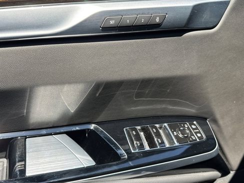 Used 2025 Cadillac Escalade ESV Luxury AWD/4WD image 10