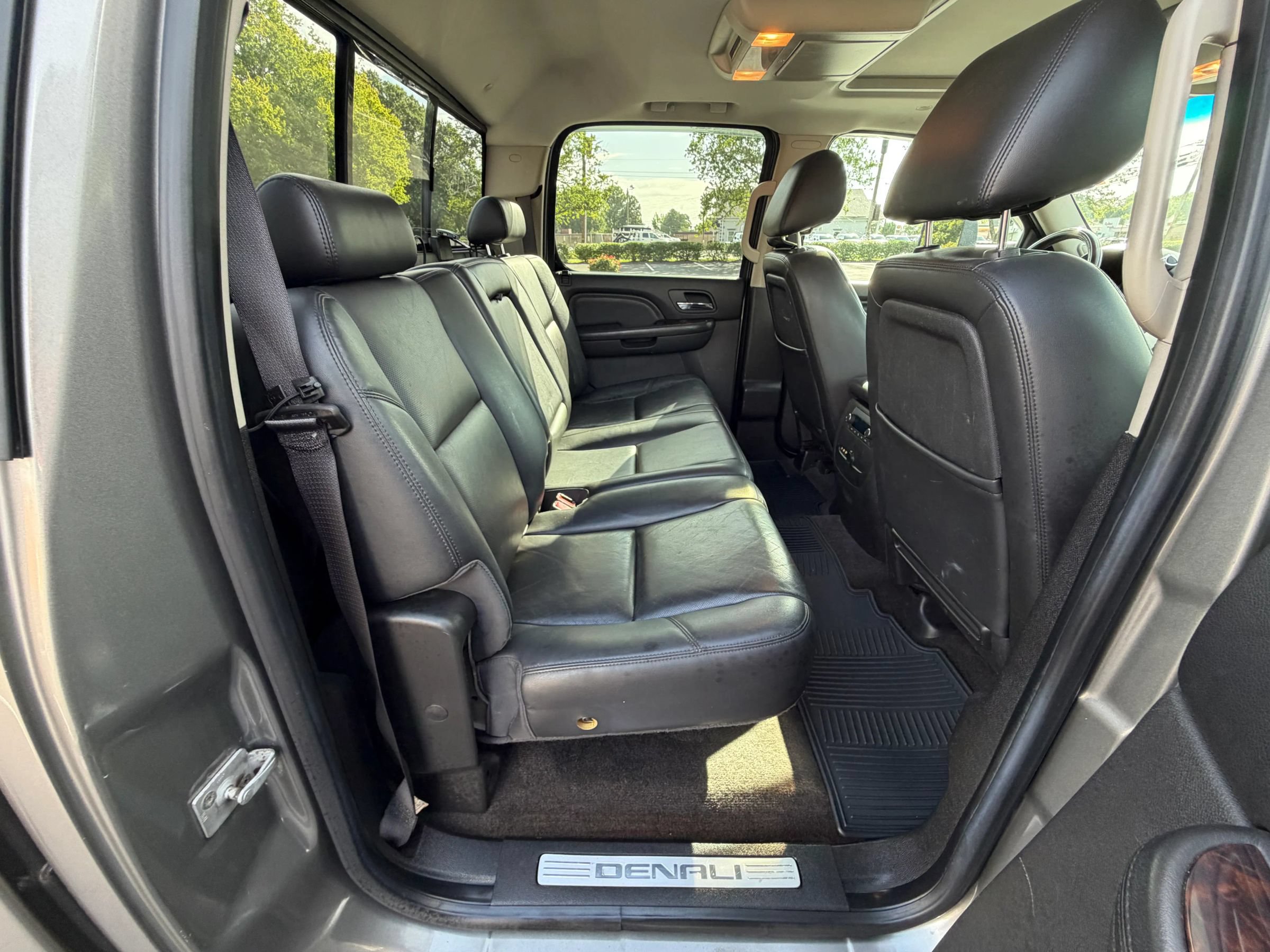Used 2012 GMC Sierra 3500 Denali AWD/4WD image 21
