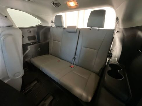 Used 2024 Toyota Highlander Platinum image 24