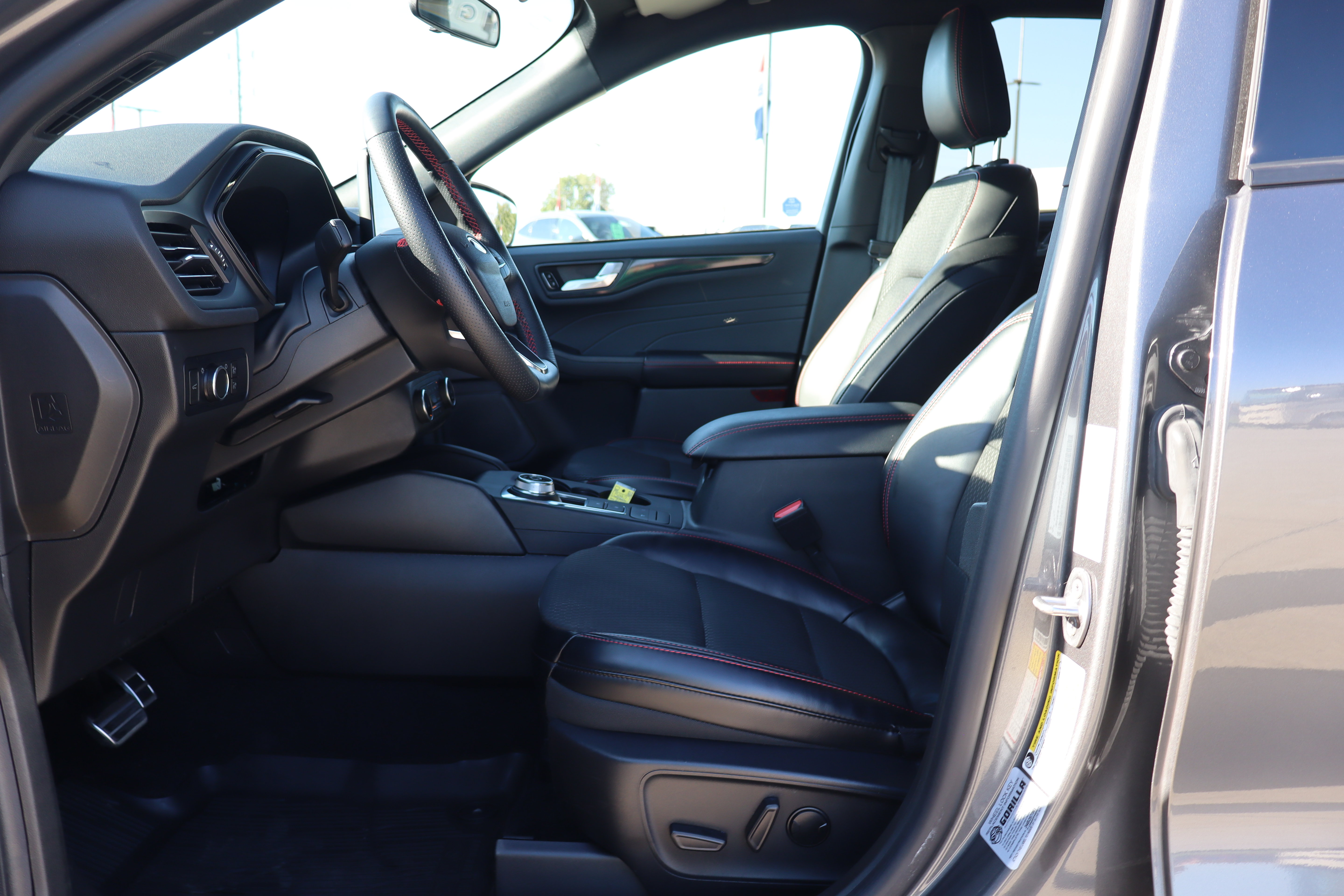 Used 2024 Ford Escape ST-Line AWD/4WD image 9