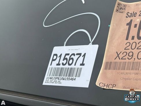 Used 2024 Jeep Wrangler Unlimited Sahara w/ Technology Group image 12