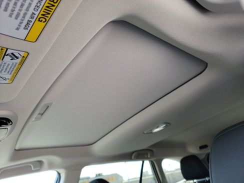 New 2025 Subaru Outback Limited image 8