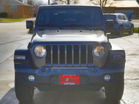 Used 2019 Jeep Wrangler Sport image 2