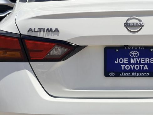 Used 2025 Nissan Altima 2.5 SV FWD image 9