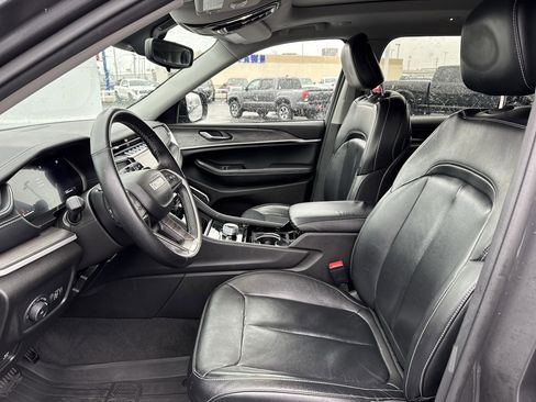 Used 2022 Jeep Grand Cherokee L Limited image 27