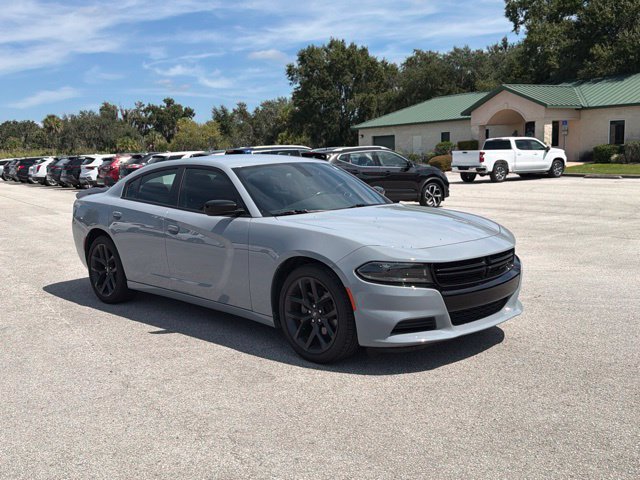 Used 2022 Dodge Charger SXT w/ Blacktop Package RWD image 7