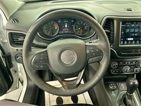 Certified 2022 Jeep Cherokee Trailhawk image 4