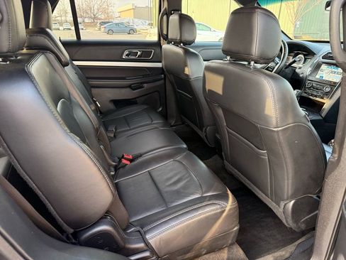 Used 2017 Ford Explorer XLT w/ Equipment Group 202A image 14