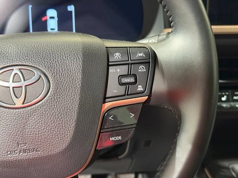 Certified 2023 Toyota Crown AWD/4WD image 23