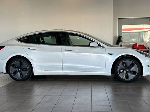Used 2020 Tesla Model 3 Standard Range Plus image 3