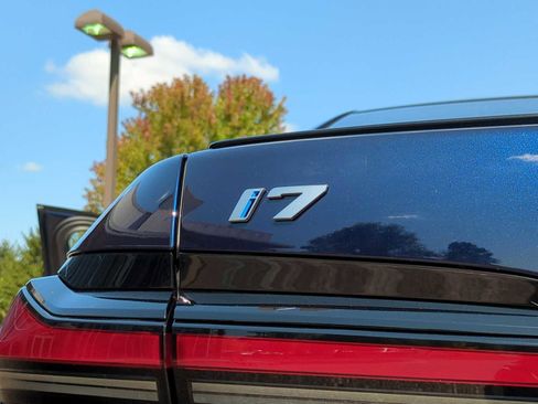 New 2026 BMW i7 xDrive60 image 13