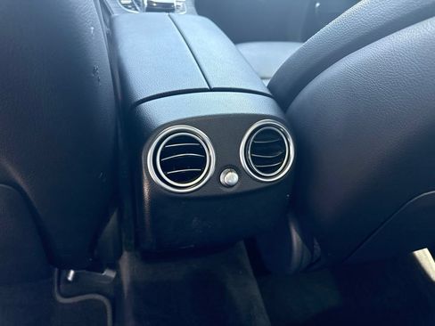 Used 2018 Mercedes-Benz GLC 300 4MATIC image 17