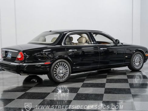 Used 2007 Jaguar XJ8 L RWD image 11
