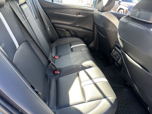 Used 2025 Toyota Camry SE image 14