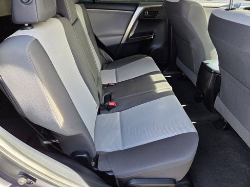 Used 2015 Toyota RAV4 LE image 14