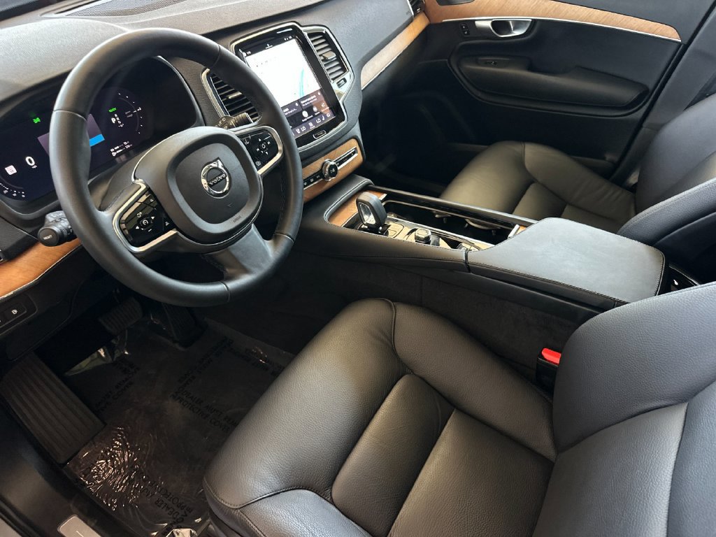 Certified 2024 Volvo XC90 T8 Plus AWD/4WD image 9