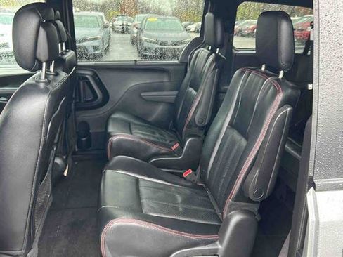 Used 2019 Dodge Grand Caravan GT FWD image 17