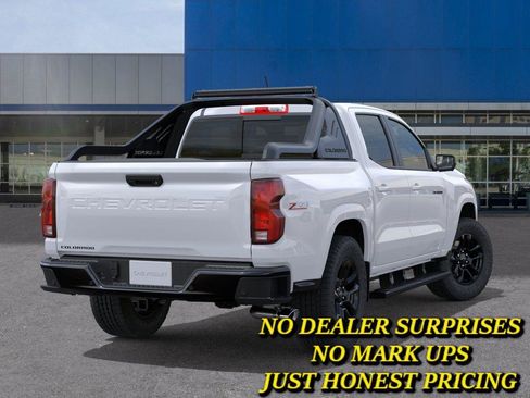 New 2026 Chevrolet Colorado Z71 w/ Midnight Edition AWD/4WD image 4