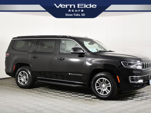 Used 2024 Jeep Wagoneer 4WD w/ HD Trailer Tow Package image 1