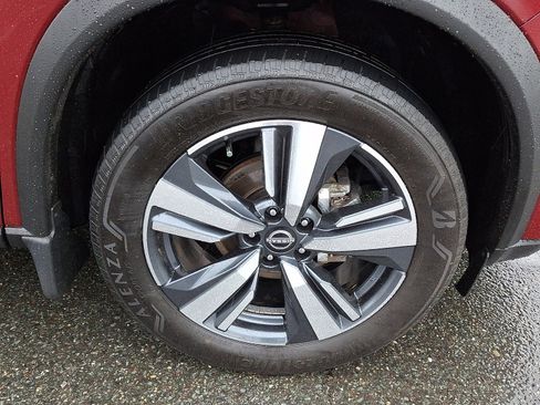 Certified 2023 Nissan Rogue Platinum w/ Platinum Premium Package AWD/4WD image 9