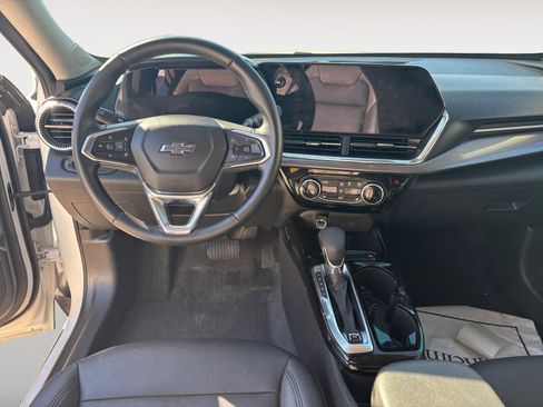 Used 2025 Chevrolet Trax ACTIV w/ Driver Confidence Package image 10