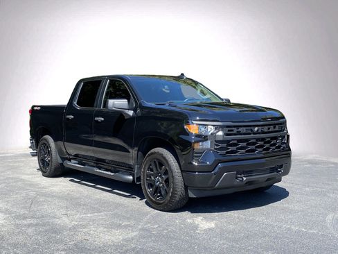 Used 2025 Chevrolet Silverado 1500 Custom w/ Turbomax Blackout Package AWD/4WD image 2