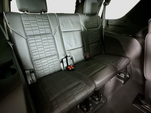 Used 2021 Cadillac Escalade Premium Luxury Platinum image 29