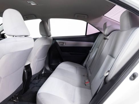 Used 2015 Toyota Corolla LE image 18