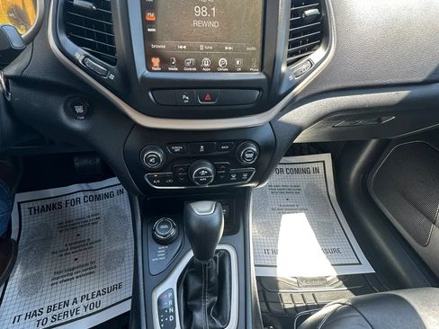 Used 2018 Jeep Cherokee Limited AWD/4WD image 24