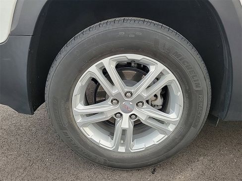 Used 2022 GMC Terrain SLE w/ Driver Convenience Package image 6